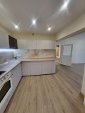 Продава  3-стаен град Плевен , Идеален център , 100 кв.м | 55159388 - изображение [2]
