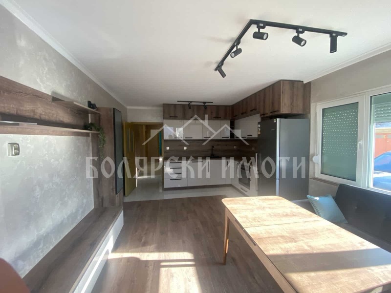 Продава 3-СТАЕН, гр. Велико Търново, Зона Б, снимка 2 - Апартаменти - 52628070