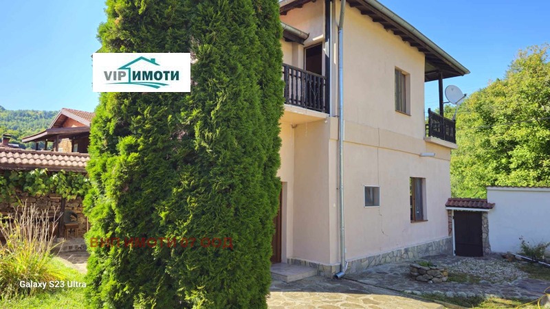 Till salu  Hus region Lovech , Aprilci , 200 kvm | 11602371