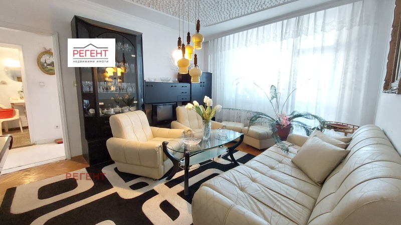 Продава 3-СТАЕН, град Габрово, Център • 180000 лв. • 44789934 — Holmes.bg