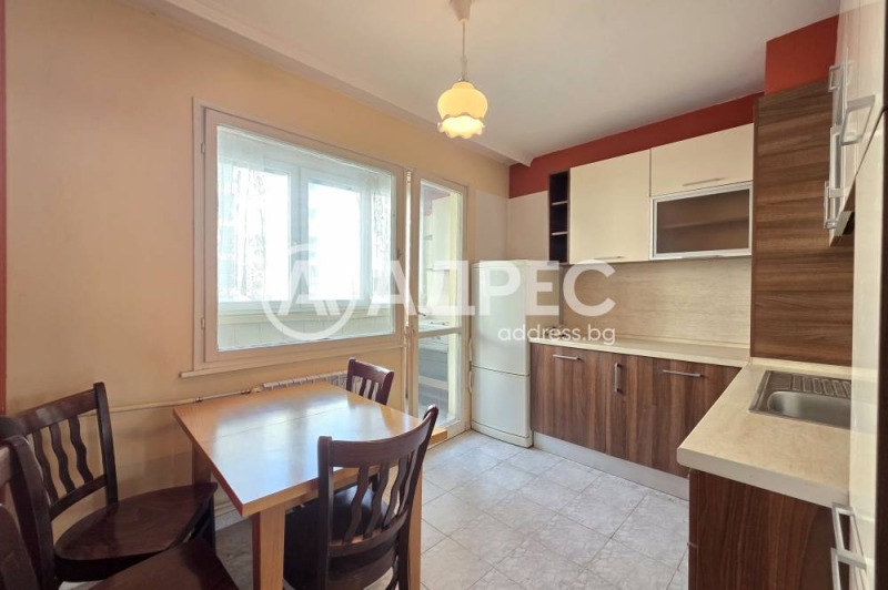 Продава 3-СТАЕН, гр. София, Младост 4