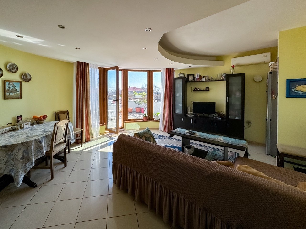 Продава 3-СТАЕН, гр. Бургас, Сарафово, снимка 2 - Апартаменти - 54224015