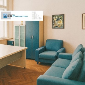 На продаж 3 кімнатна