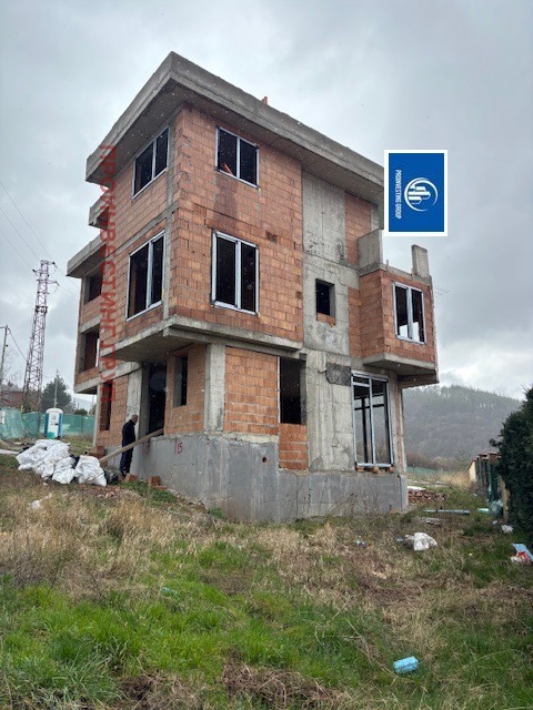 Продава КЪЩА, гр. София, гр. Банкя