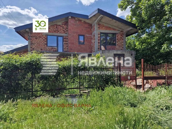 Продава КЪЩА, с. Оброчище, област Добрич, снимка 2 - Къщи - 48033446