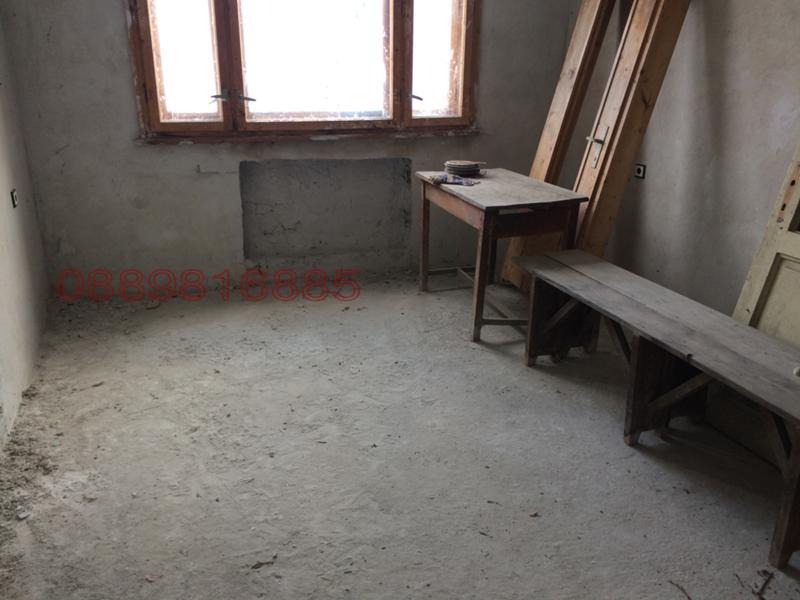 Продава КЪЩА, с. Орешак, област Ловеч, снимка 11 - Къщи - 52773442