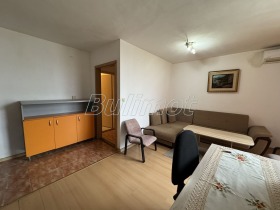 1 quarto Cveten kvartal, Varna 13