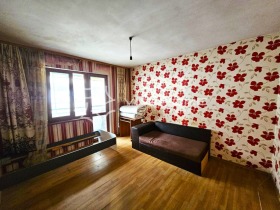 2 slaapkamers Ljatno kino Trakija, Varna 8