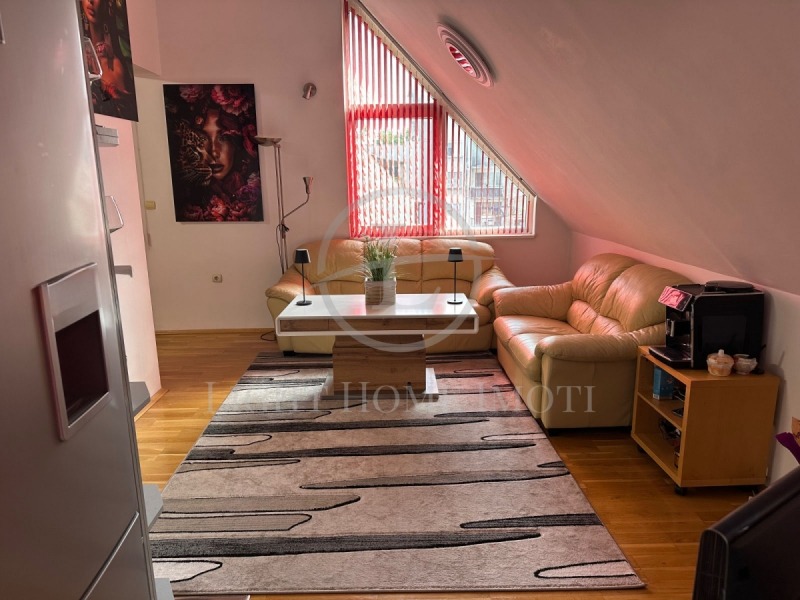 In vendita  Maisonette Plovdiv , Sadijski , 147 mq | 98421467