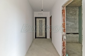 2 bedroom Operata, Varna 4