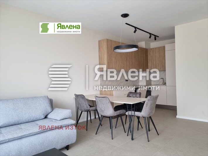Продава 2-СТАЕН, гр. София, Хладилника