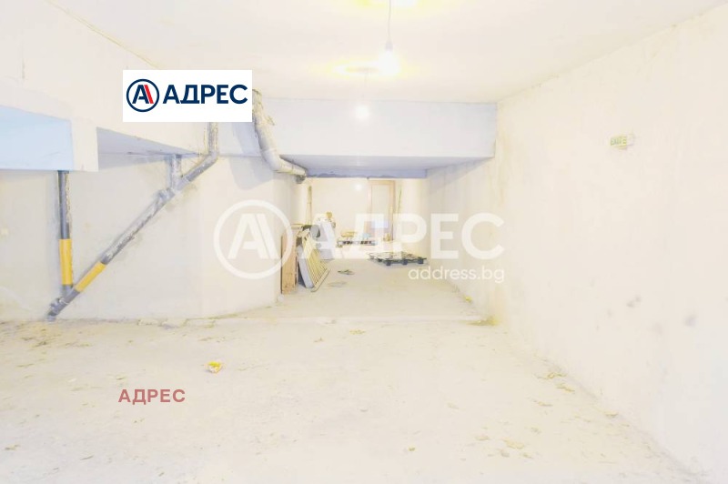 Продава ГАРАЖ, ПАРКОМЯСТО, гр. Варна, Център, снимка 6 - Гаражи и паркоместа - 52224666