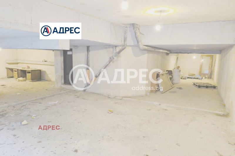 Продава ГАРАЖ, ПАРКОМЯСТО, гр. Варна, Център, снимка 4 - Гаражи и паркоместа - 52224666