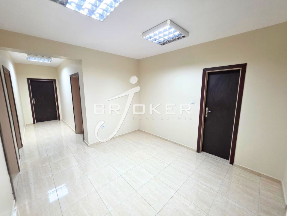 Продава ОФИС, гр. Кърджали, Център, снимка 4 - Офиси - 54855669