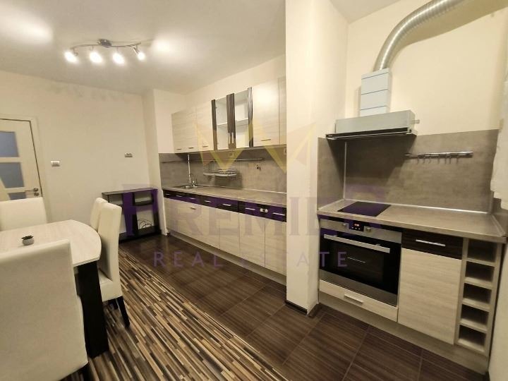 Продава 4-СТАЕН, гр. Бургас, област Бургас, снимка 2 - Апартаменти - 52627495