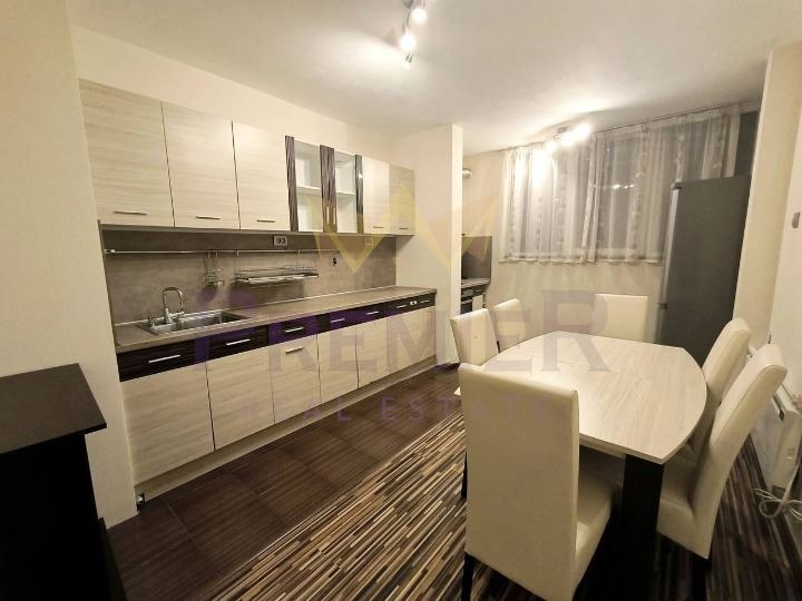 Продава 4-СТАЕН, гр. Бургас, област Бургас, снимка 4 - Апартаменти - 52627495