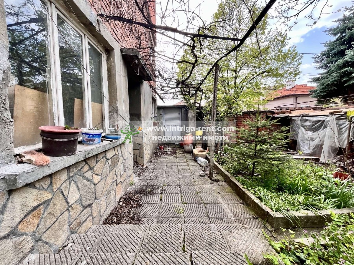 Продава ЕТАЖ ОТ КЪЩА, гр. Хасково, Любен Каравелов, снимка 2 - Етаж от къща - 51720669