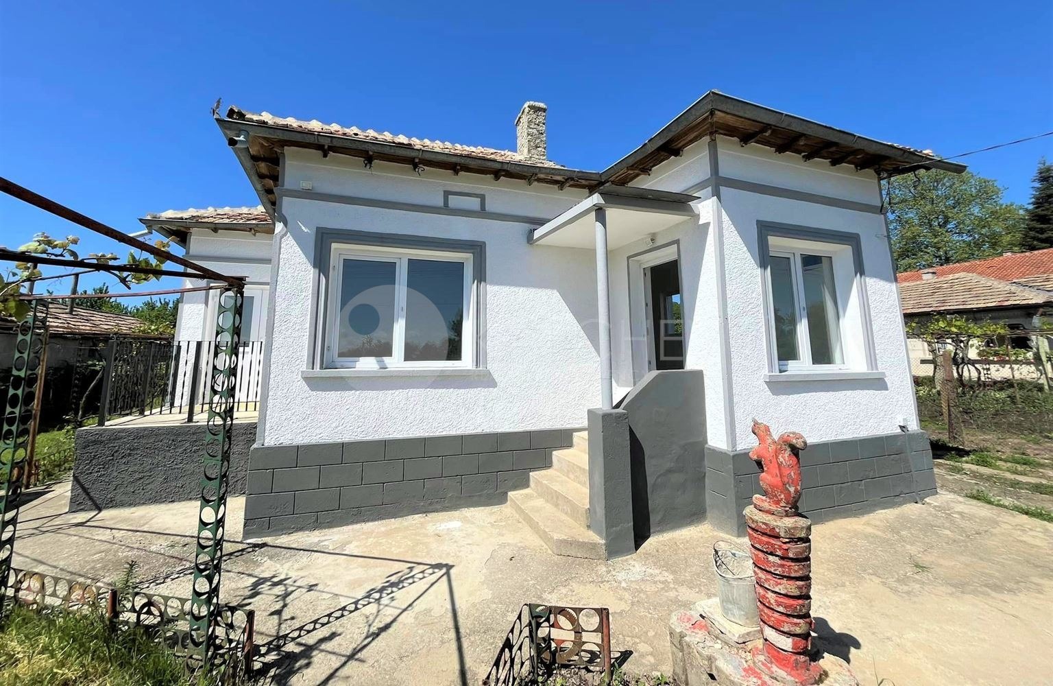 Продава КЪЩА, с. Малина, област Добрич, снимка 2 - Къщи - 46067052