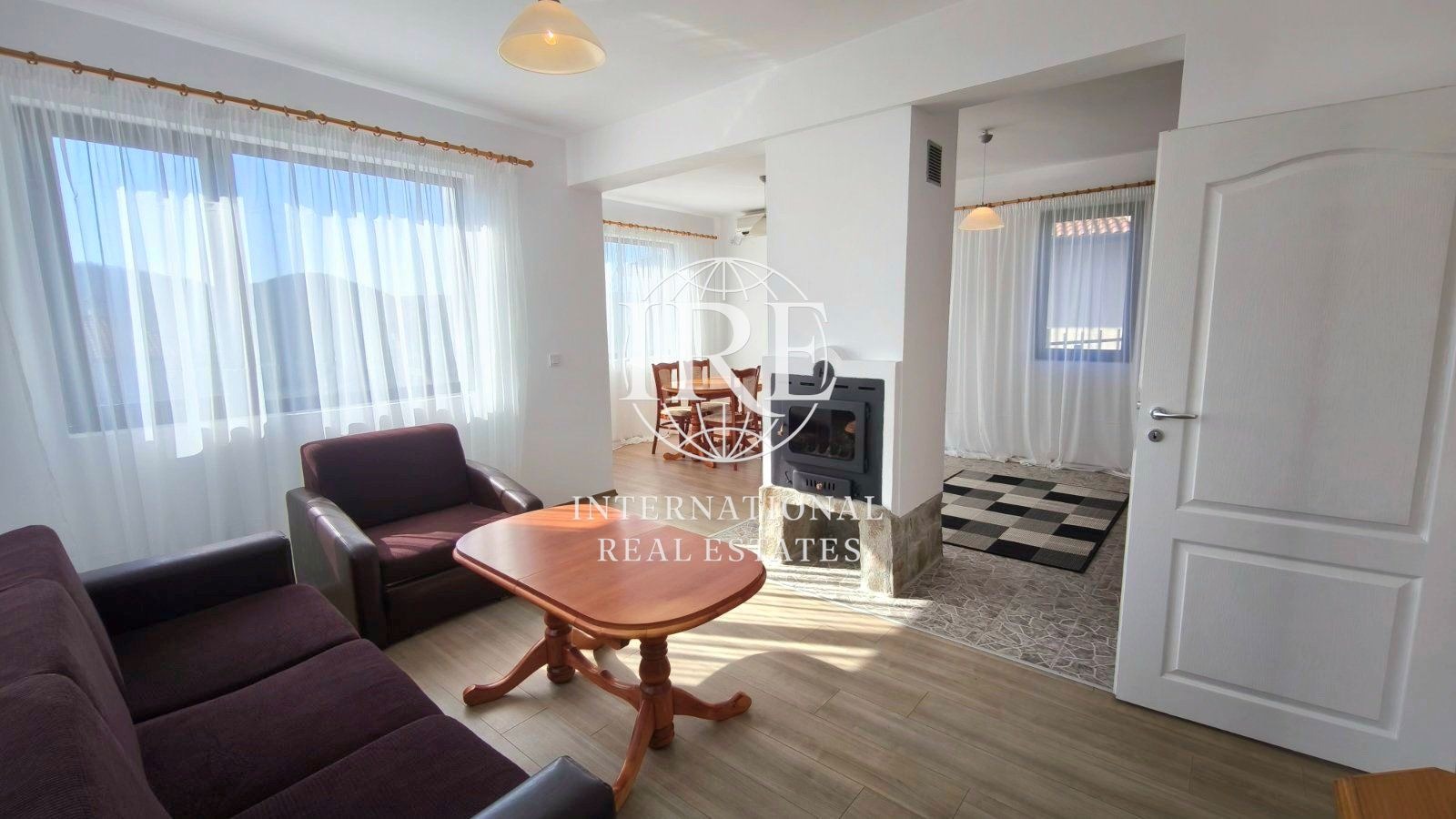 Продава КЪЩА, гр. Балчик, област Добрич, снимка 3 - Къщи - 53770409