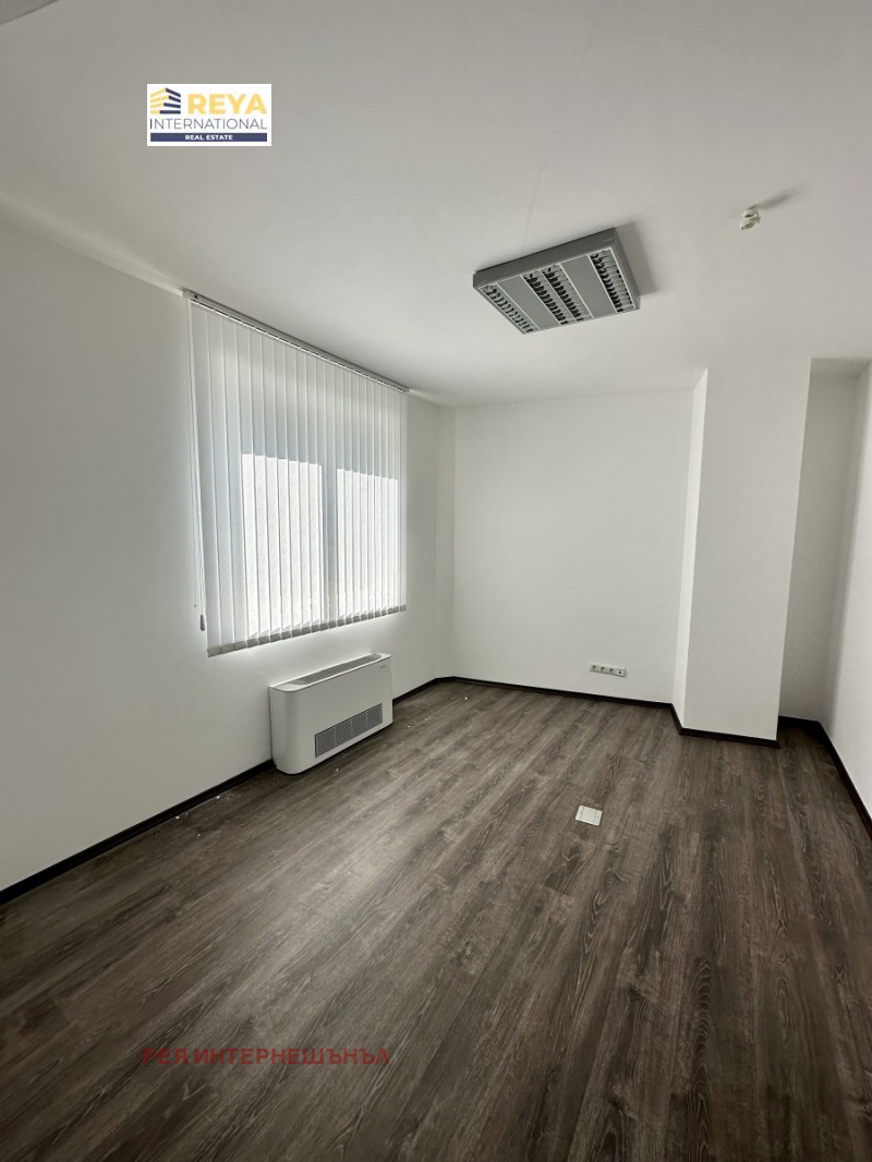 Te koop  Kantoor Sofia , Tsentar , 1052 m² | 37784352 - afbeelding [9]