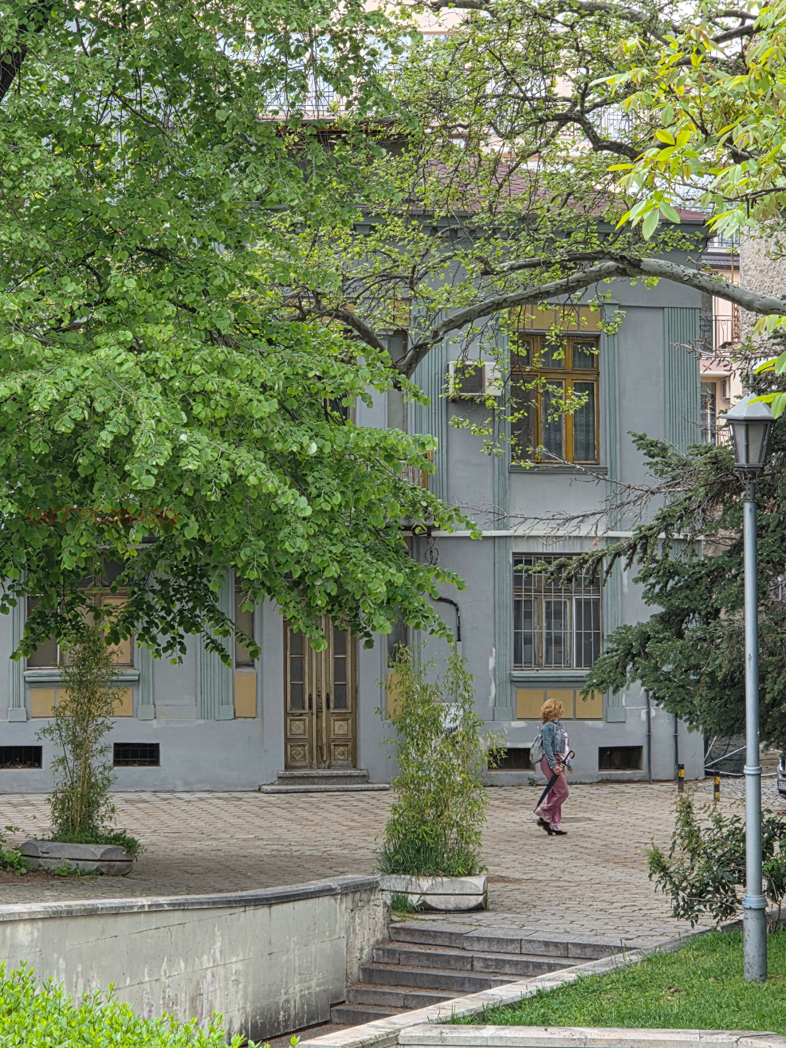 Продава ЕТАЖ ОТ КЪЩА, гр. Пловдив, Център, снимка 2 - Етаж от къща - 55035080