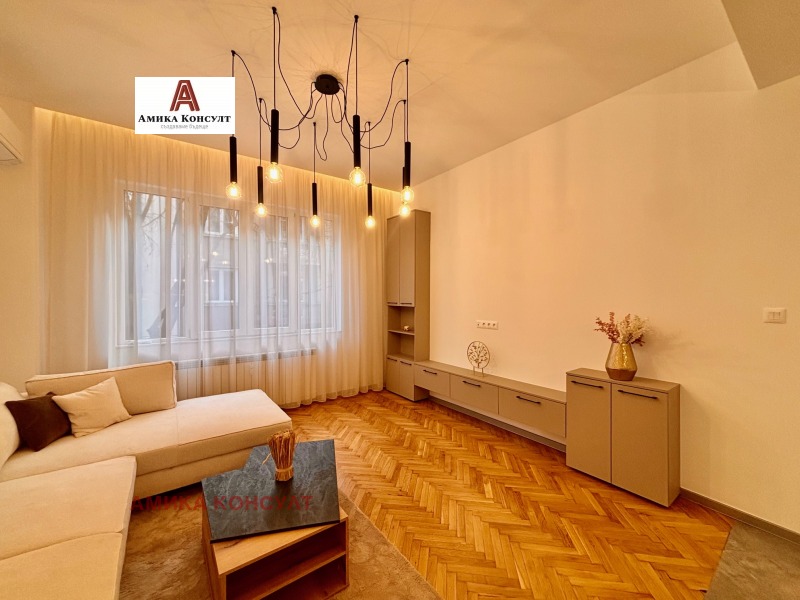 Продава 3-СТАЕН, гр. София, Център, снимка 2 - Апартаменти - 52625124