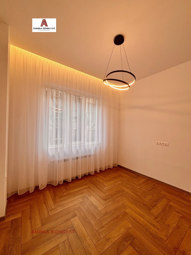 Продава 3-СТАЕН, гр. София, Център, снимка 6 - Апартаменти - 52625124