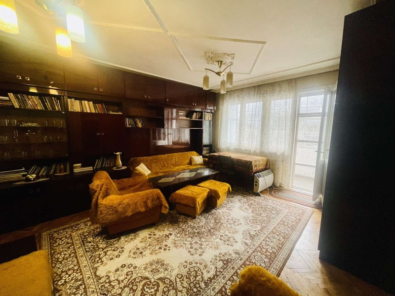 Продава 3-СТАЕН, гр. Шумен, Пожарната, снимка 4 - Апартаменти - 53454976