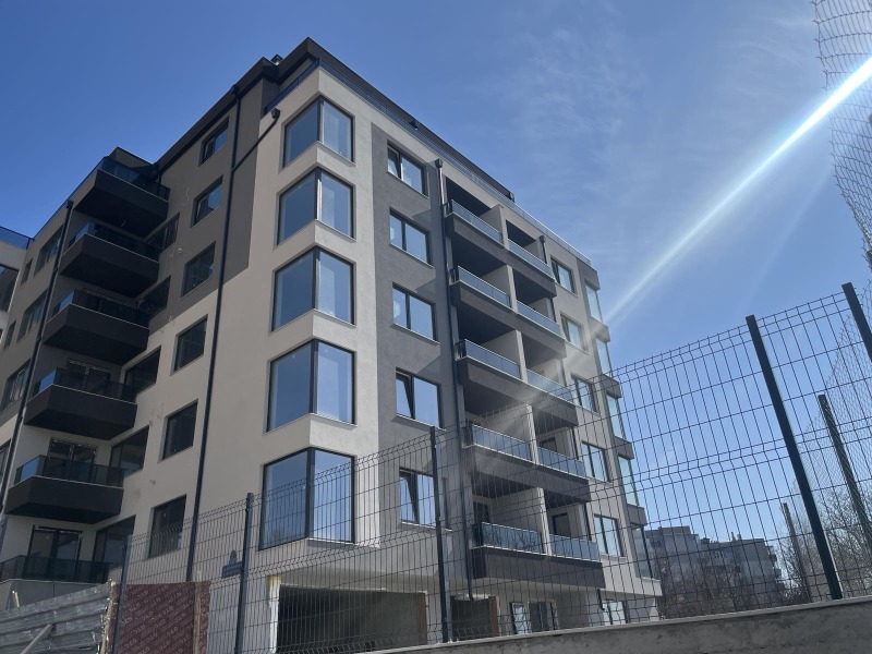 Продава ГАРАЖ в град Варна, Владислав Варненчик 1 - 24 кв.м / 28 500 € » 55 741.16 лв., СТАТ ЕСТЕЙТ