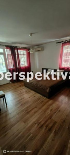 Продава МНОГОСТАЕН, гр. Пловдив, Кючук Париж, снимка 3 - Апартаменти - 52636624