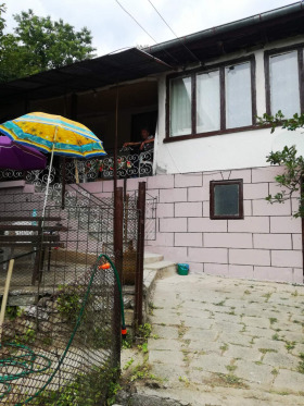 House Sirishtnik, region Pernik 1