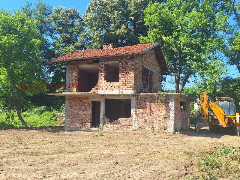 Продава КЪЩА, с. Орешак, област Ловеч