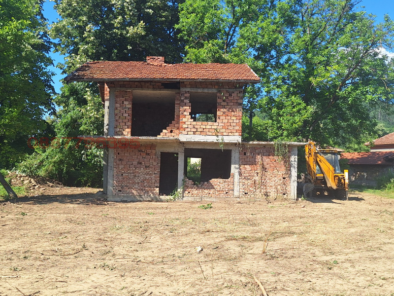 Продава КЪЩА, с. Орешак, област Ловеч, снимка 2 - Къщи - 52781813