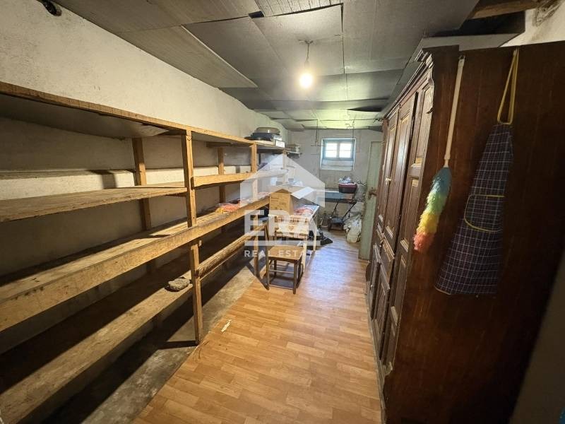 Продава КЪЩА, с. Ресен, област Велико Търново, снимка 17 - Къщи - 54332767