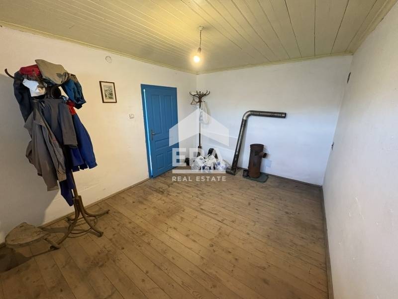 Продава КЪЩА, с. Ресен, област Велико Търново, снимка 6 - Къщи - 54332767