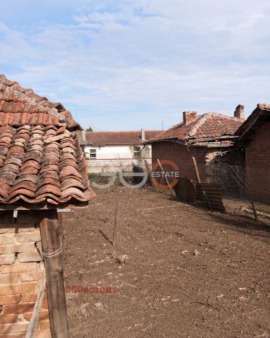 Продава КЪЩА, гр. Долни чифлик, област Варна, снимка 3 - Къщи - 55464814