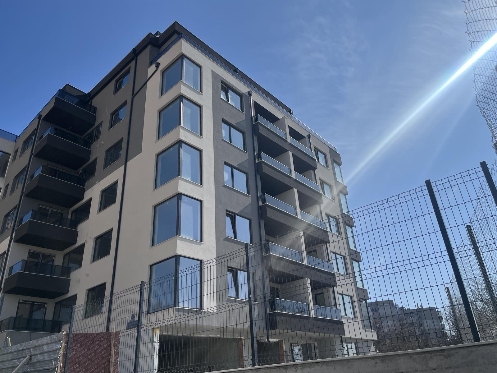 Продава ГАРАЖ, ПАРКОМЯСТО, гр. Варна, Владислав Варненчик 1