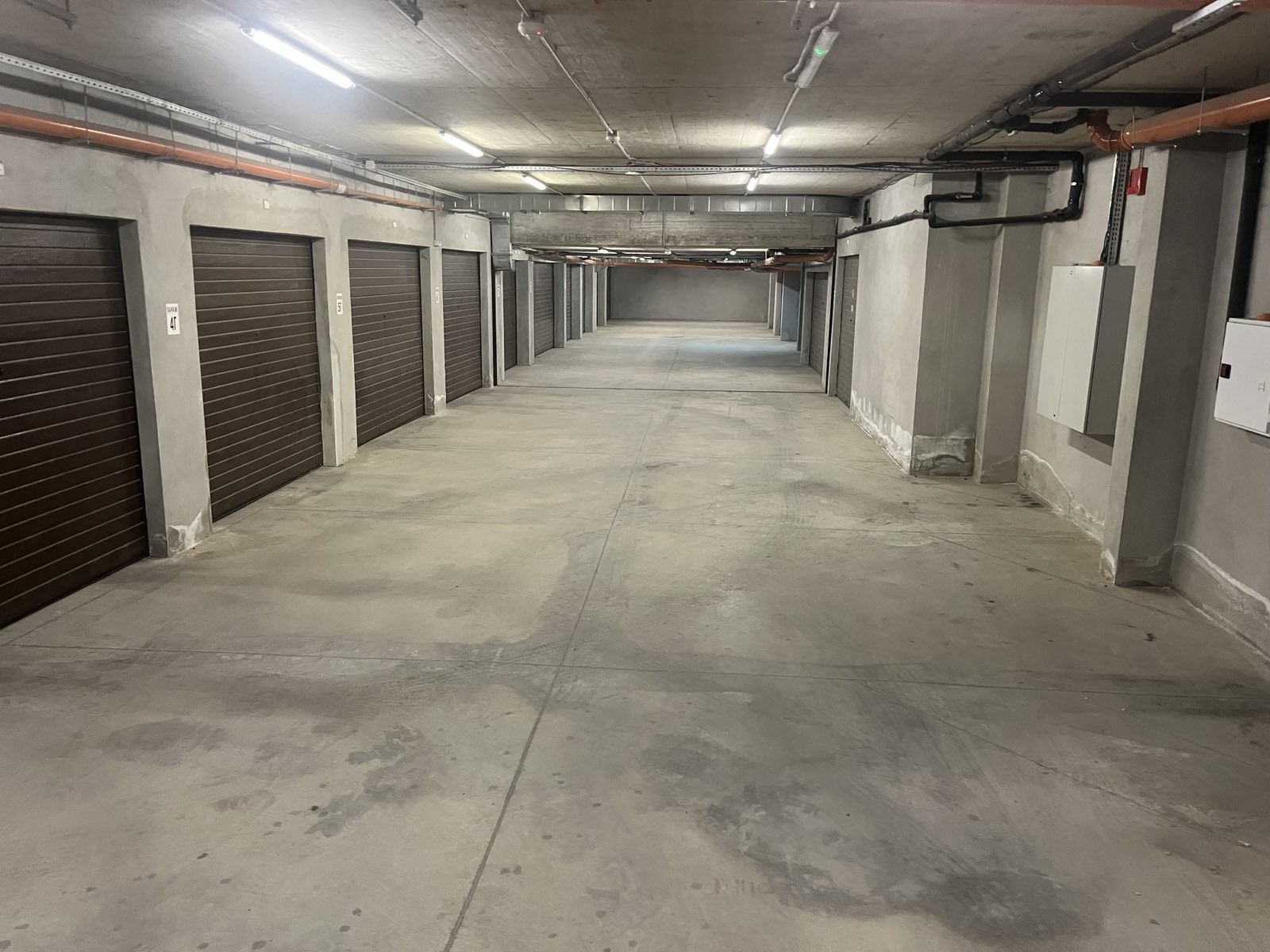 Продава ГАРАЖ, ПАРКОМЯСТО, гр. Варна, Трошево, снимка 4 - Гаражи и паркоместа - 55648987
