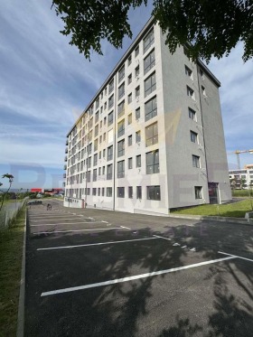 Parkplatz Wladislaw Warnentschik 1, Warna