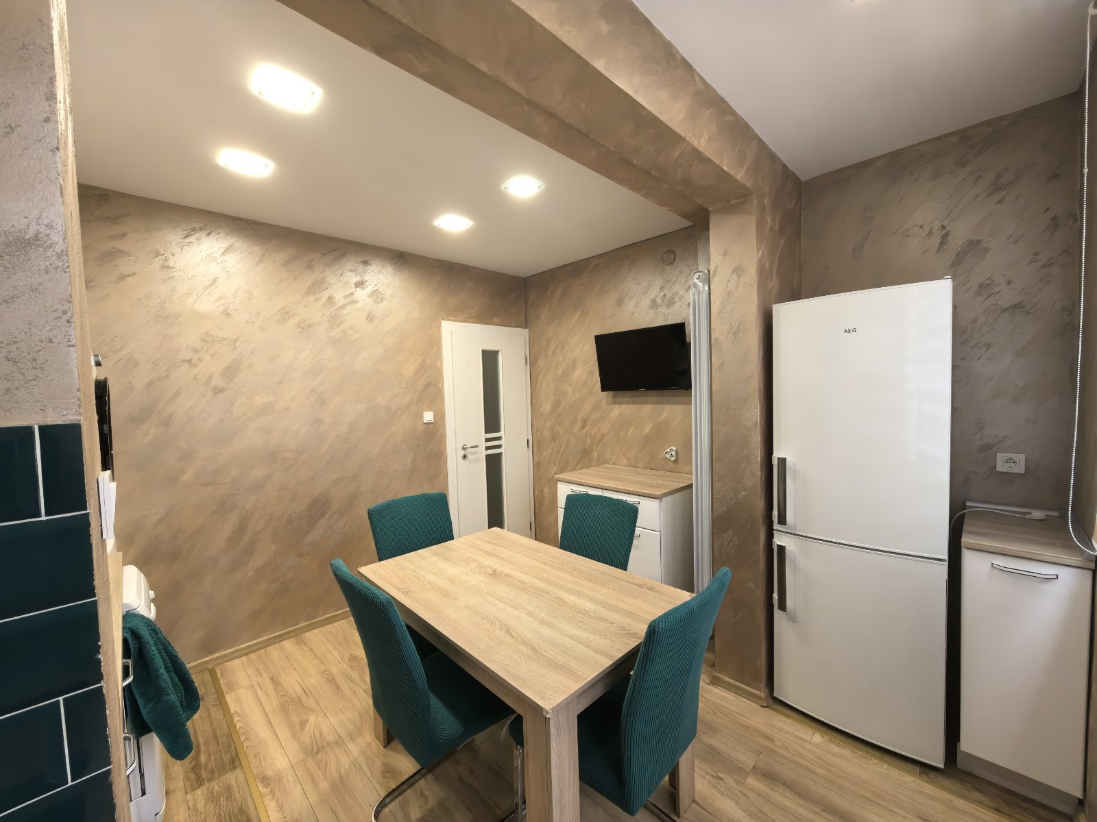 Продава 3-СТАЕН, гр. София, Сердика, снимка 6 - Апартаменти - 53968481