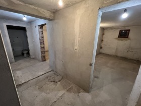 Butikk Tsentar, Veliko Tarnovo 12