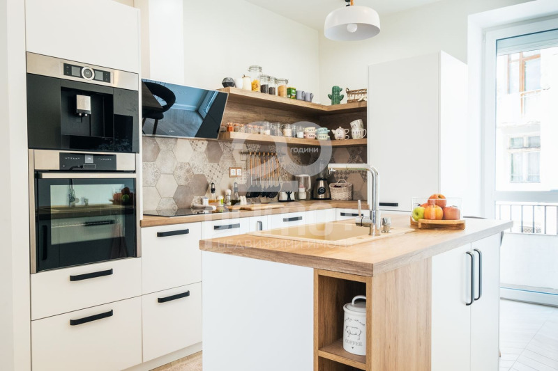 Na prodej  Kancelář Sofia , Centar , 140 m2 | 44086531