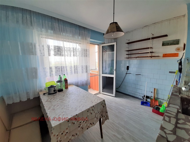 Продава  3-стаен град Ямбол , Център , 82 кв.м | 74622120 - изображение [15]