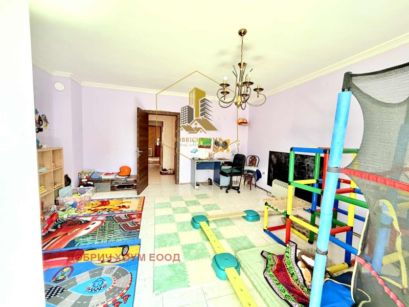 Продава МНОГОСТАЕН, гр. Добрич, Център, снимка 11 - Апартаменти - 52599101