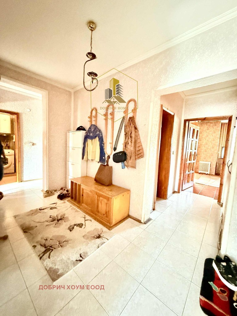 Продава МНОГОСТАЕН, гр. Добрич, Център, снимка 15 - Апартаменти - 52599101