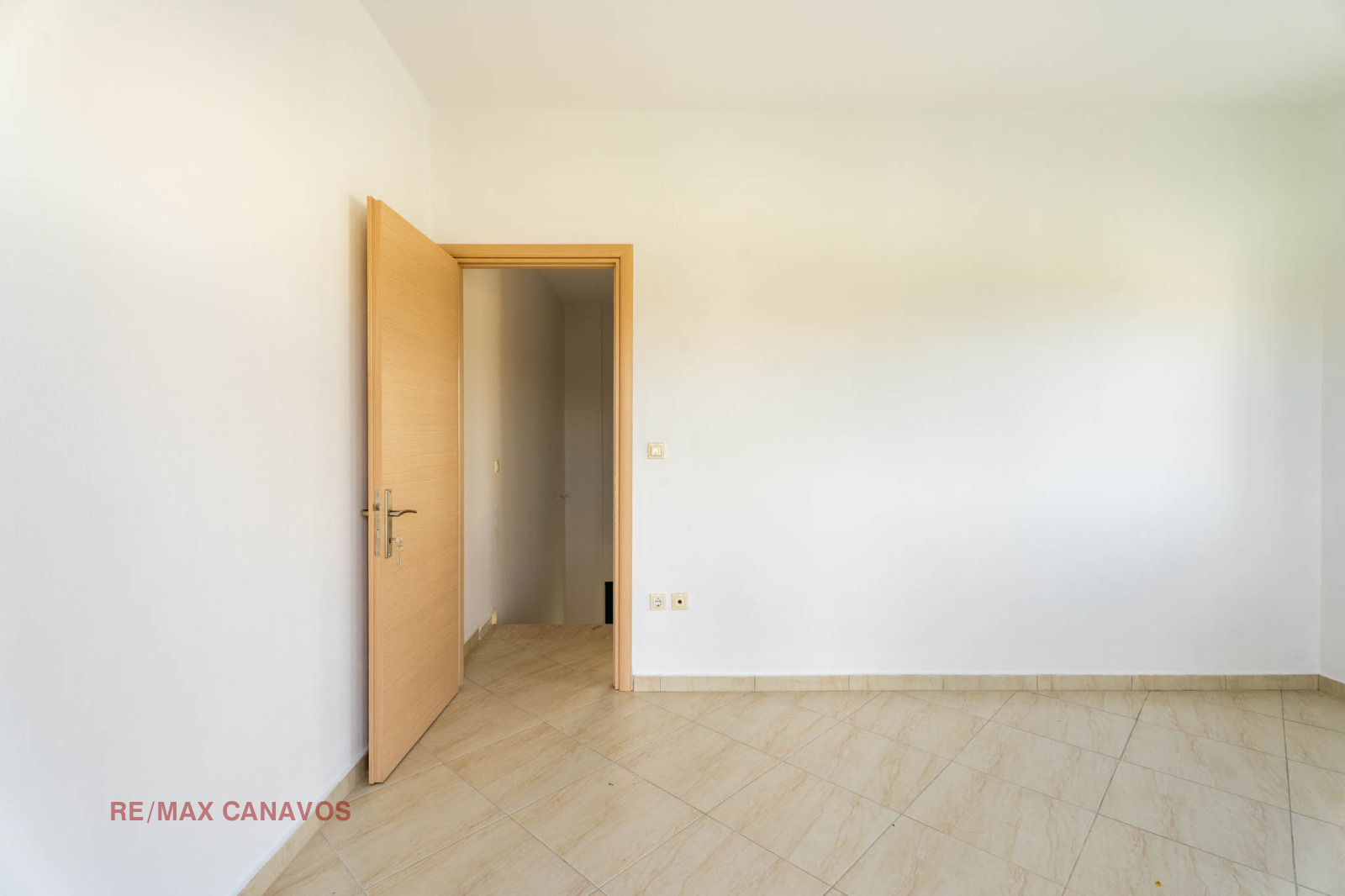 Продава 3-СТАЕН, Извън страната, област Извън страната, снимка 4 - Апартаменти - 53721709