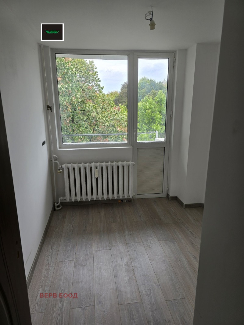 Myytävänä  2 makuuhuonetta Sofia , Zapaden park , 64 neliömetriä | 32868697