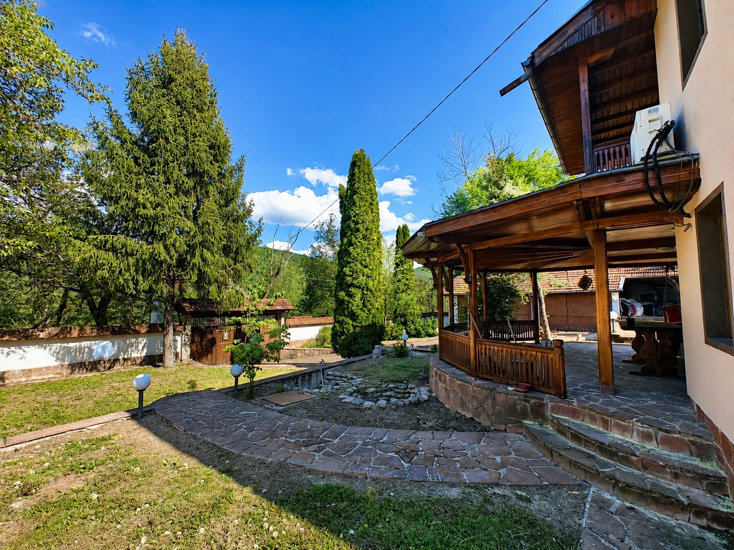 Продава ВИЛА, с. Малка Желязна, област Ловеч, снимка 5 - Вили - 54657253