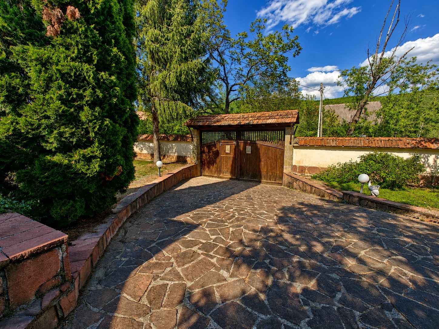 Продава ВИЛА, с. Малка Желязна, област Ловеч, снимка 2 - Вили - 54657253