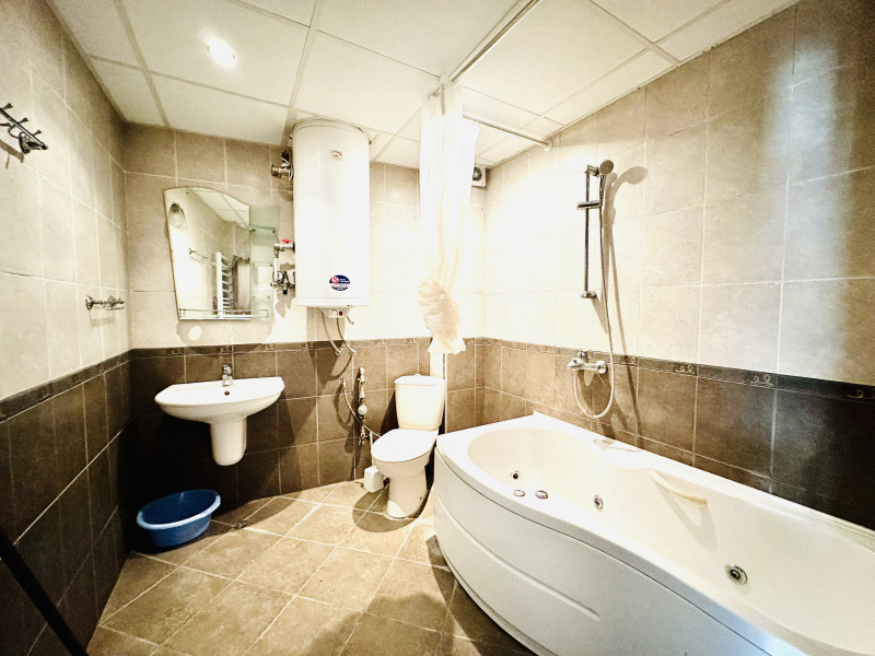 Продава 4-СТАЕН, гр. Варна, Гръцка махала, снимка 14 - Апартаменти - 50154743